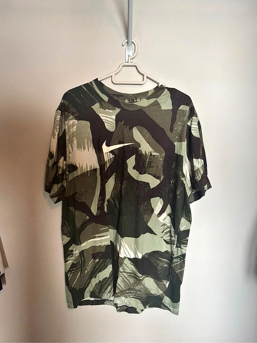Nike Camo Short Sleeve T-Shirt in Green & Black